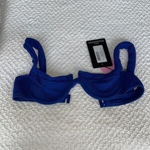 PRETTY LITTLE THING *NWT* swim top